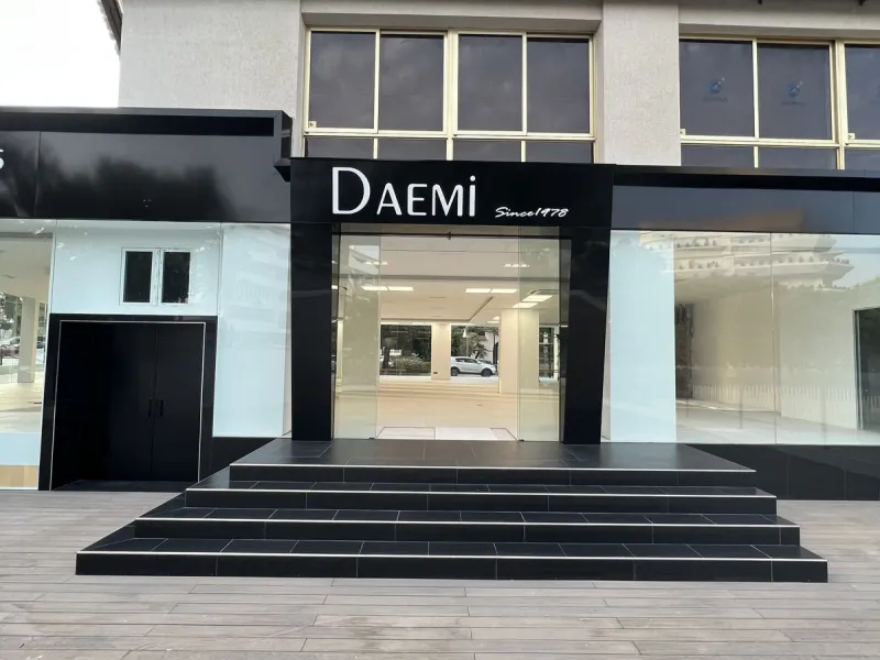 ONE OF A KIND COMMERCIAL PROPERTY INVESTOR OPPORTUNITY IN MARBELLA CITY CENTER