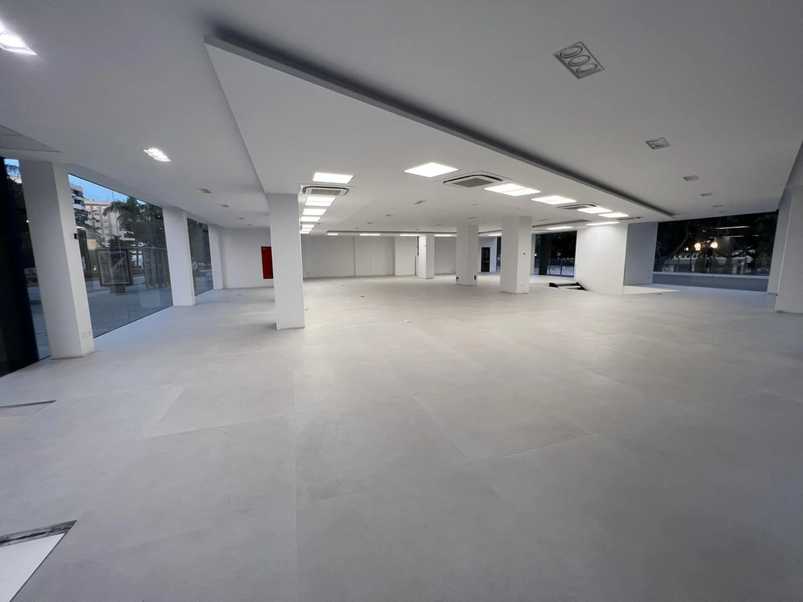 ONE OF A KIND COMMERCIAL PROPERTY INVESTOR OPPORTUNITY IN MARBELLA CITY CENTER