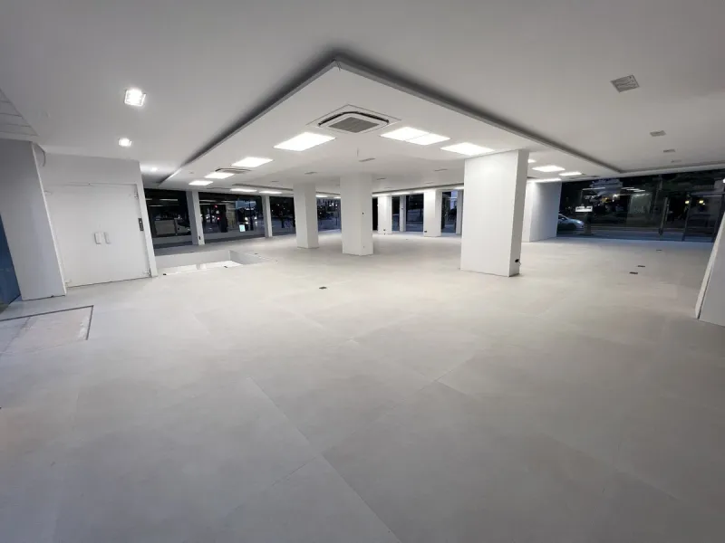 ONE OF A KIND COMMERCIAL PROPERTY INVESTOR OPPORTUNITY IN MARBELLA CITY CENTER