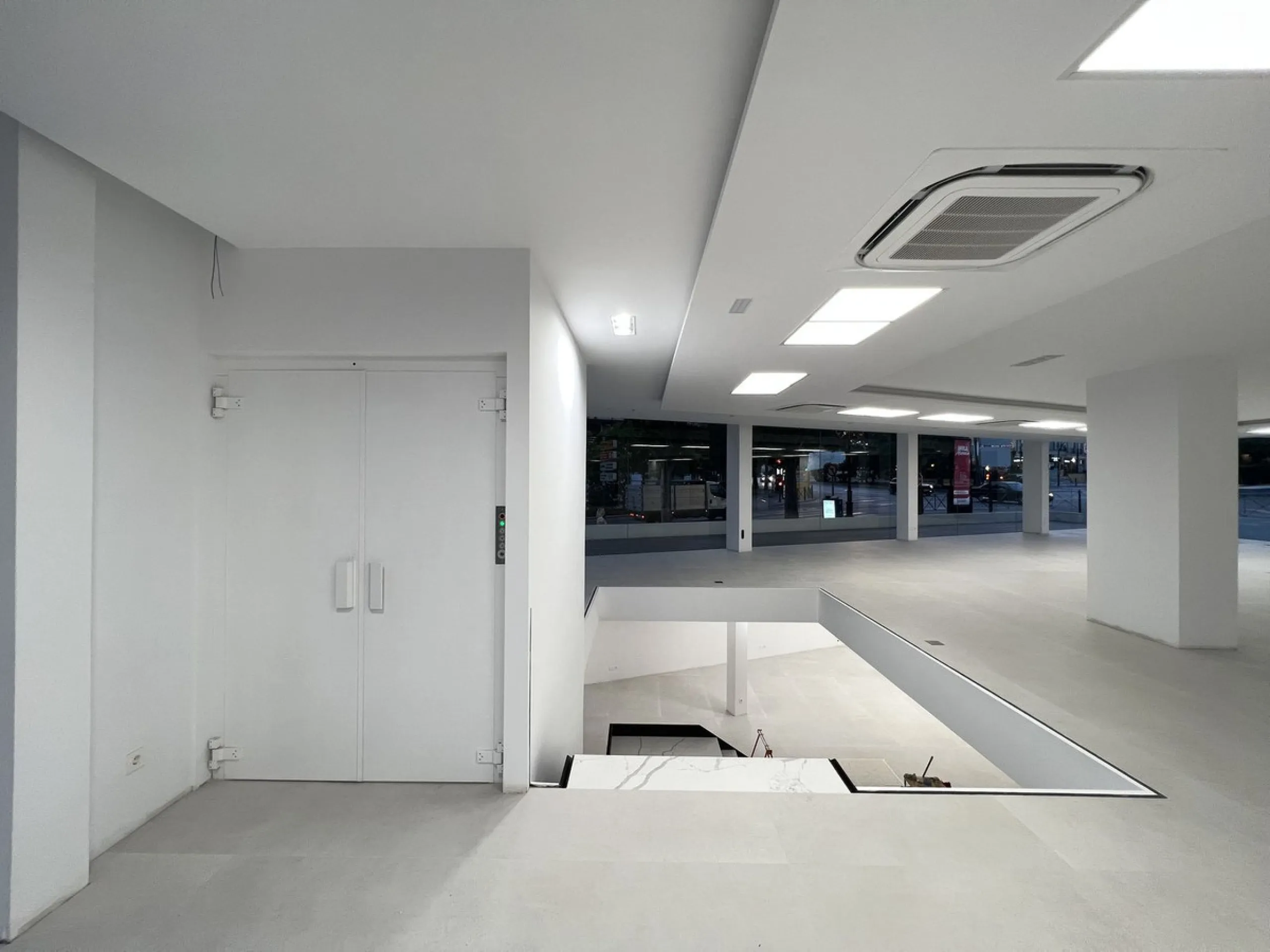 ONE OF A KIND COMMERCIAL PROPERTY INVESTOR OPPORTUNITY IN MARBELLA CITY CENTER