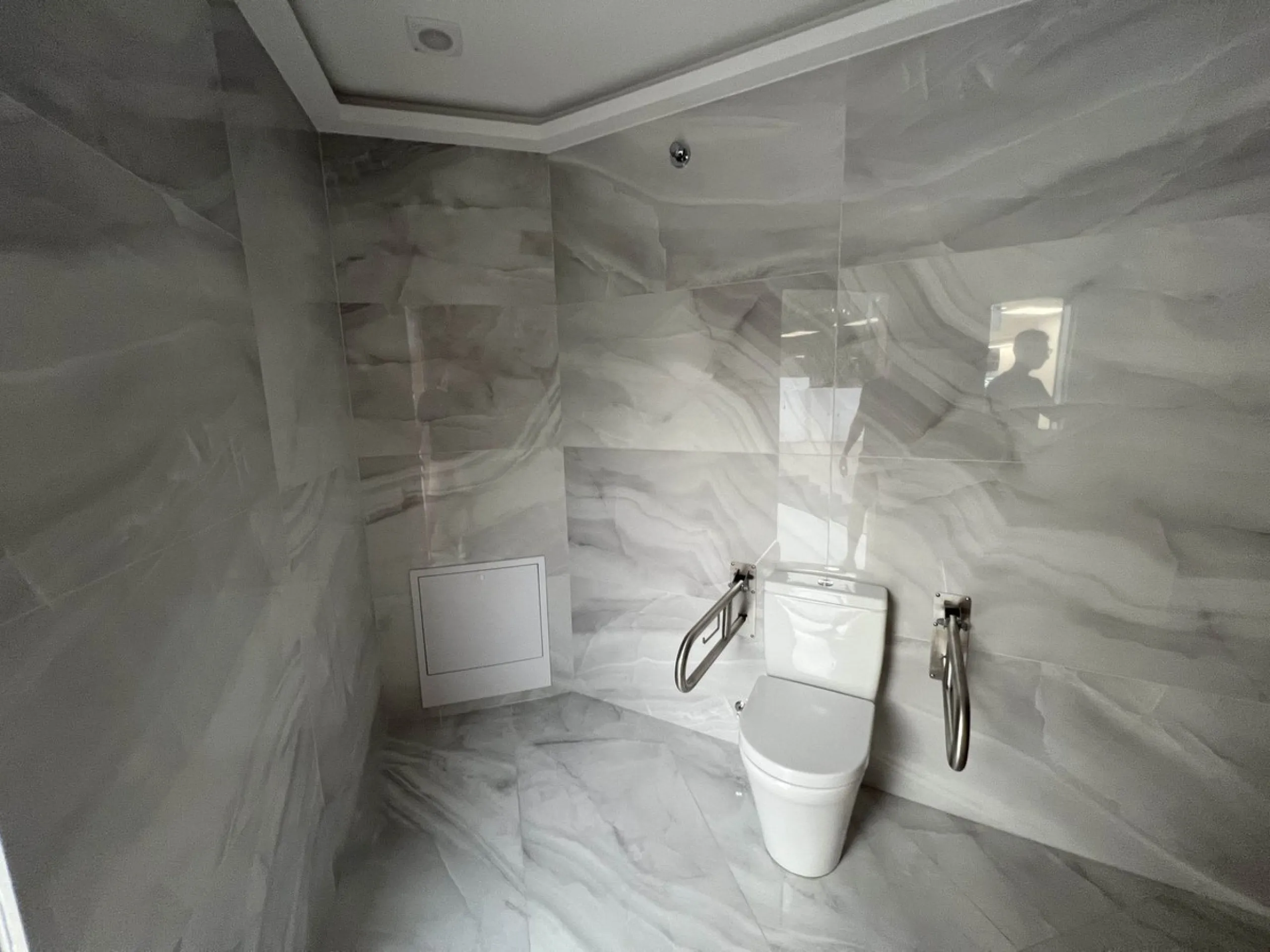 ONE OF A KIND COMMERCIAL PROPERTY INVESTOR OPPORTUNITY IN MARBELLA CITY CENTER