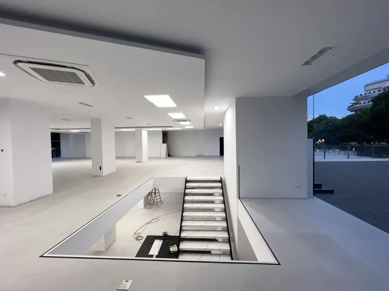 ONE OF A KIND COMMERCIAL PROPERTY INVESTOR OPPORTUNITY IN MARBELLA CITY CENTER