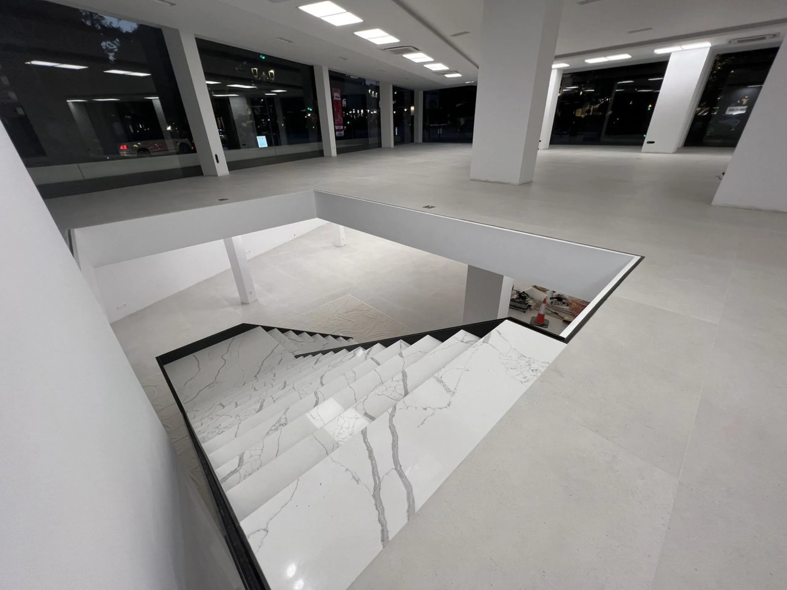 ONE OF A KIND COMMERCIAL PROPERTY INVESTOR OPPORTUNITY IN MARBELLA CITY CENTER