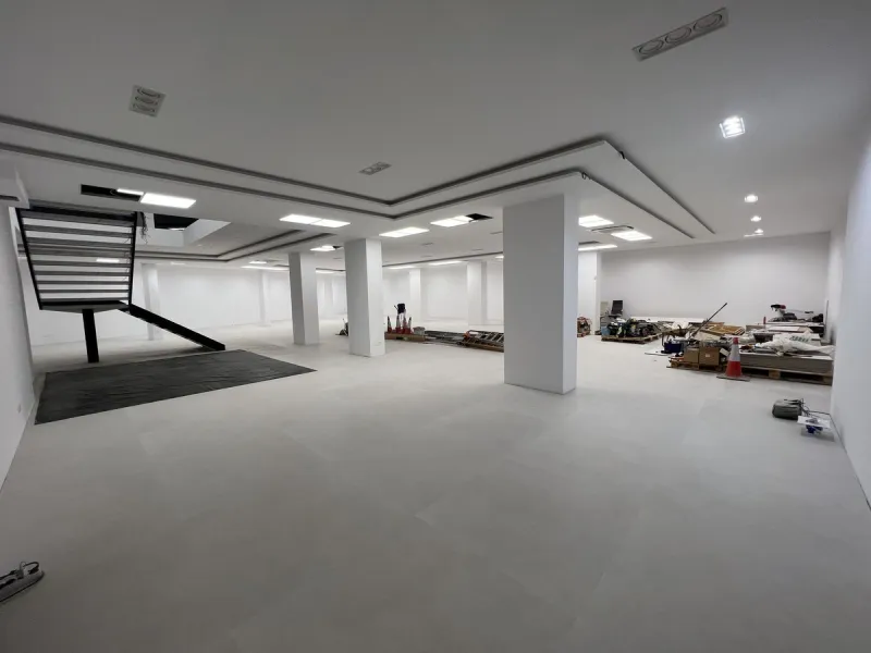 ONE OF A KIND COMMERCIAL PROPERTY INVESTOR OPPORTUNITY IN MARBELLA CITY CENTER