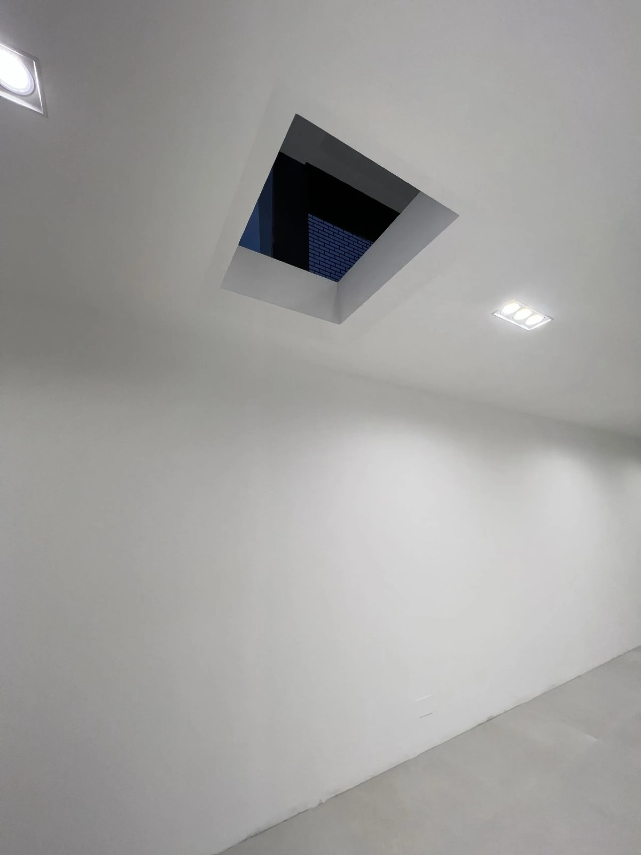 ONE OF A KIND COMMERCIAL PROPERTY INVESTOR OPPORTUNITY IN MARBELLA CITY CENTER