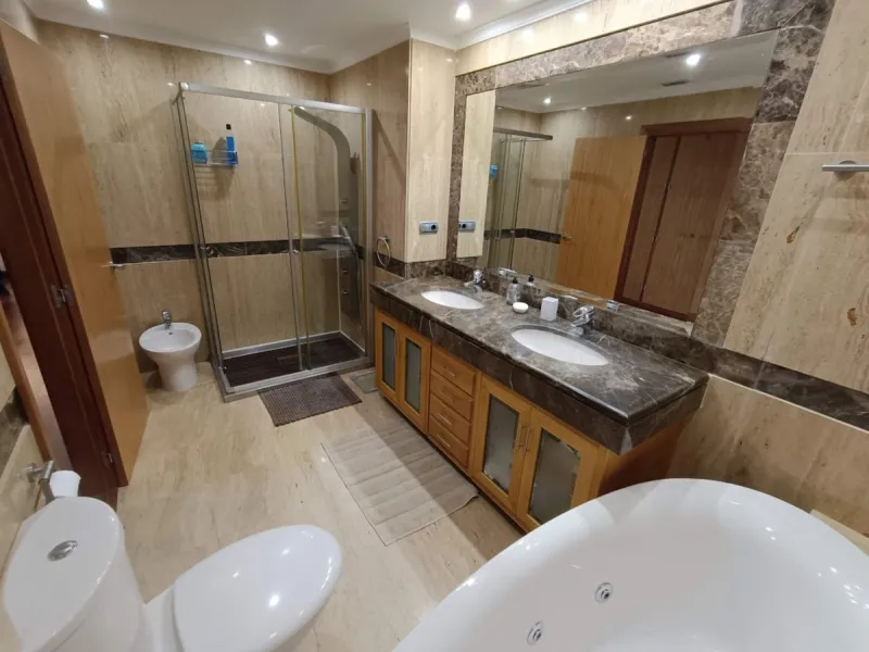 Apartment - Ground Floor Apartment в продаже в Marbella, Málaga. В доме 2 спален и 2 ванных комнат. Площадь дома 157 м²