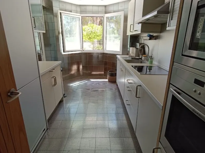 Apartment - Ground Floor Apartment в продаже в Marbella, Málaga. В доме 2 спален и 2 ванных комнат. Площадь дома 157 м²