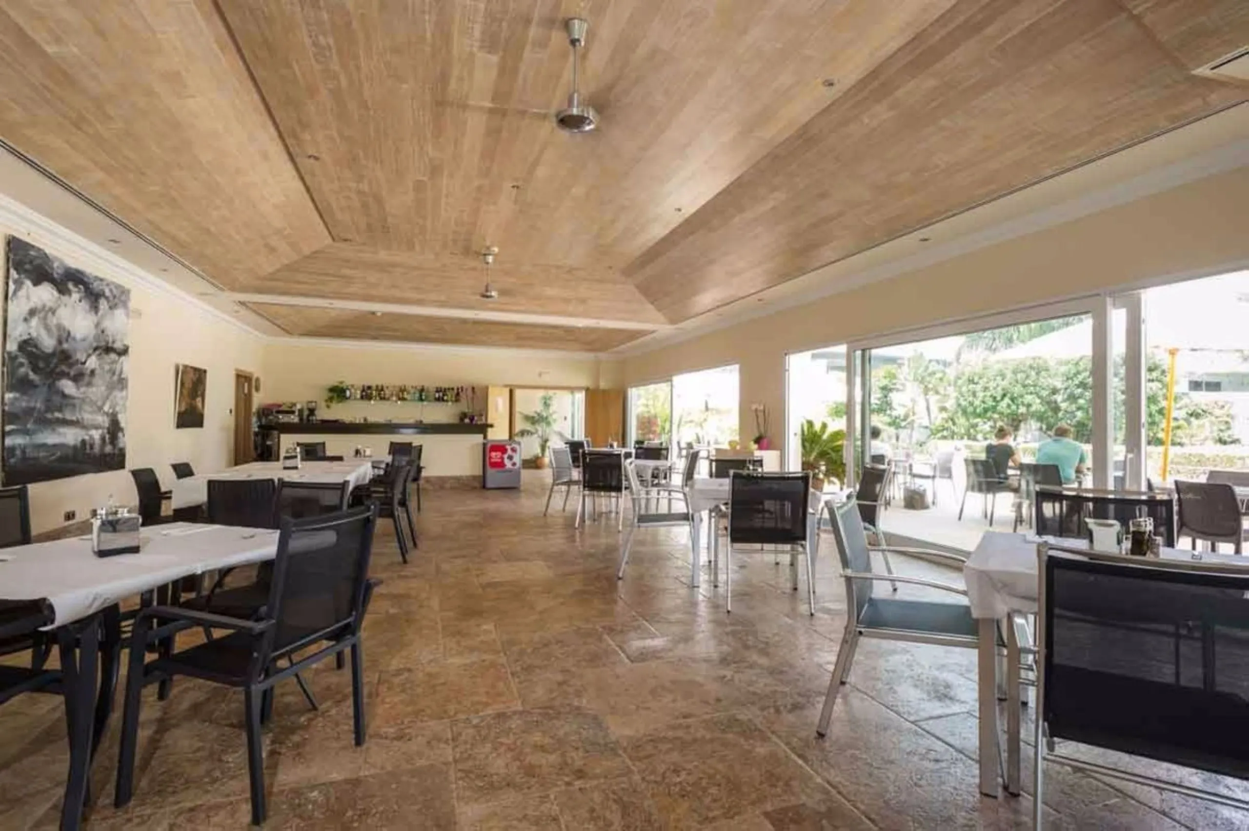 Apartment - Ground Floor Apartment в продаже в Marbella, Málaga. В доме 2 спален и 2 ванных комнат. Площадь дома 157 м²