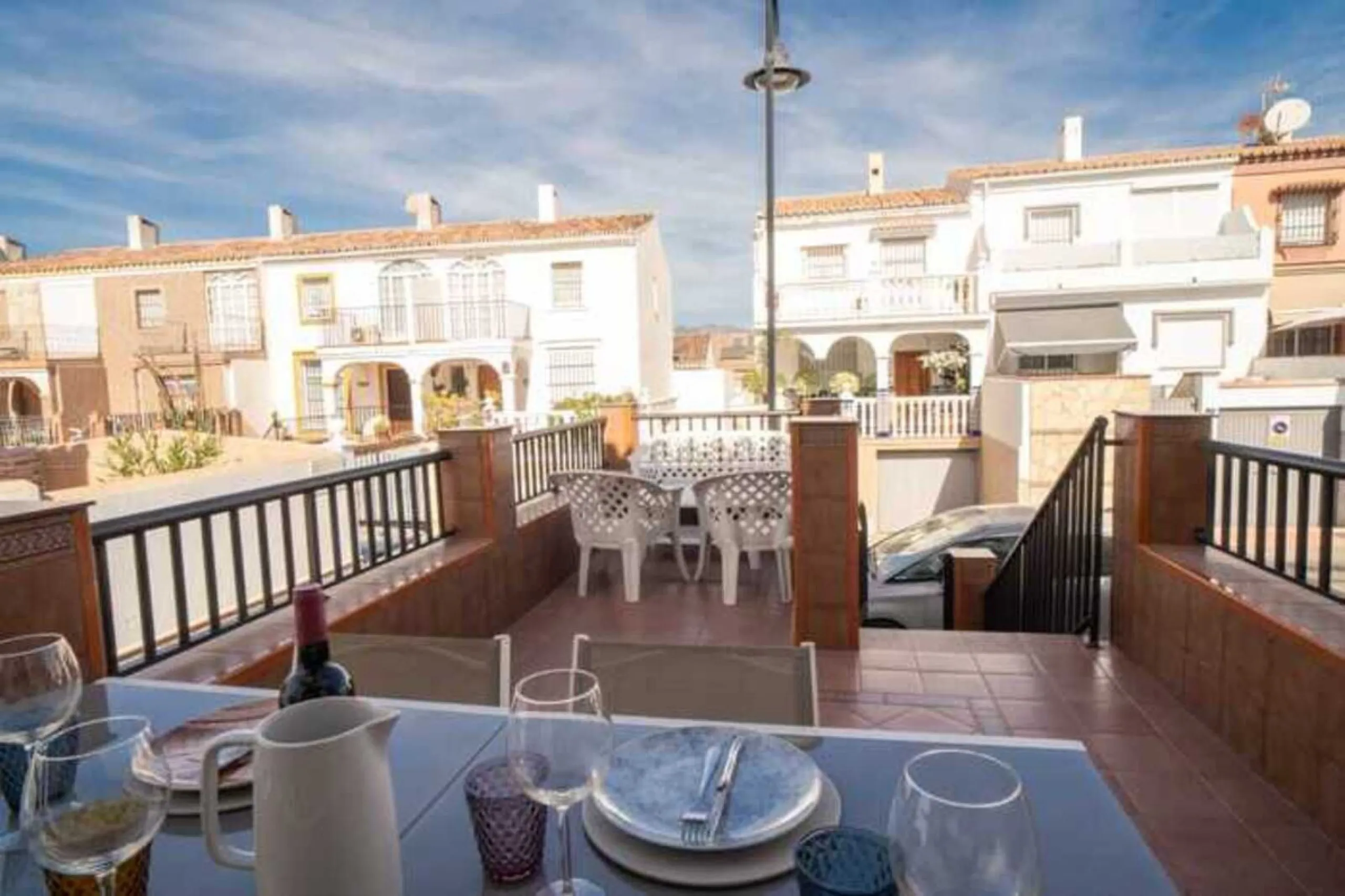 Spacious renovated semi-detached house with 200 m², 6 bedrooms and solar panels 5 minutes from Fuengirola