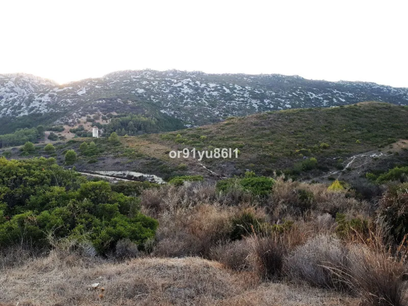 House - Finca - Cortijo в продаже в Casares, Málaga. В доме 5 спален и 4 ванных комнат. Площадь дома 370 м². Площадь участка 112000 м²