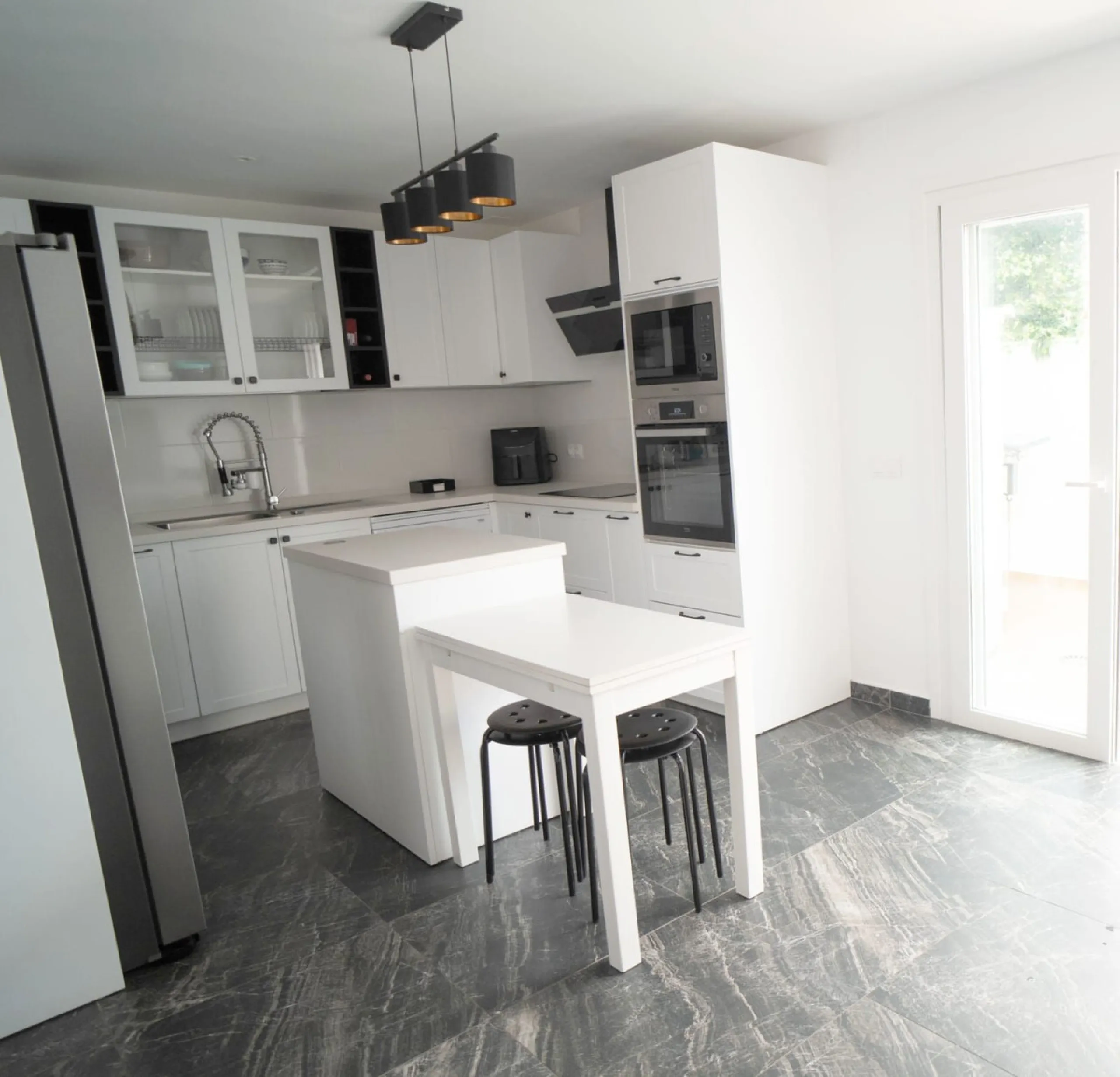 Spacious renovated semi-detached house with 200 m², 6 bedrooms and solar panels 5 minutes from Fuengirola