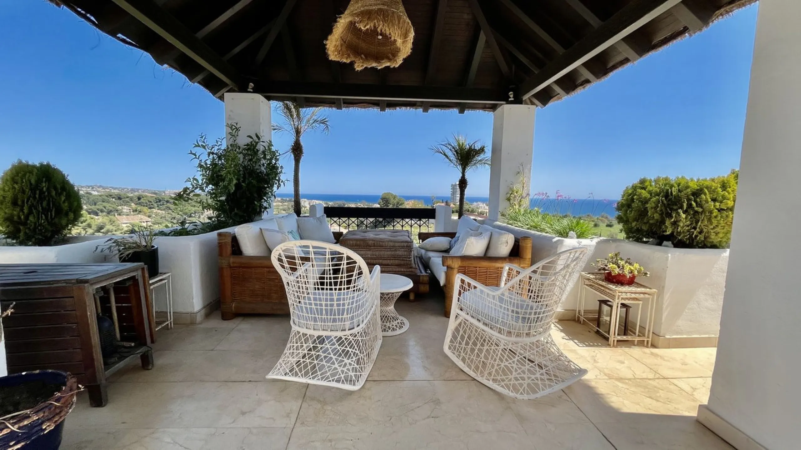 Huge last floor apartment with 360 degrees panoramic sea views