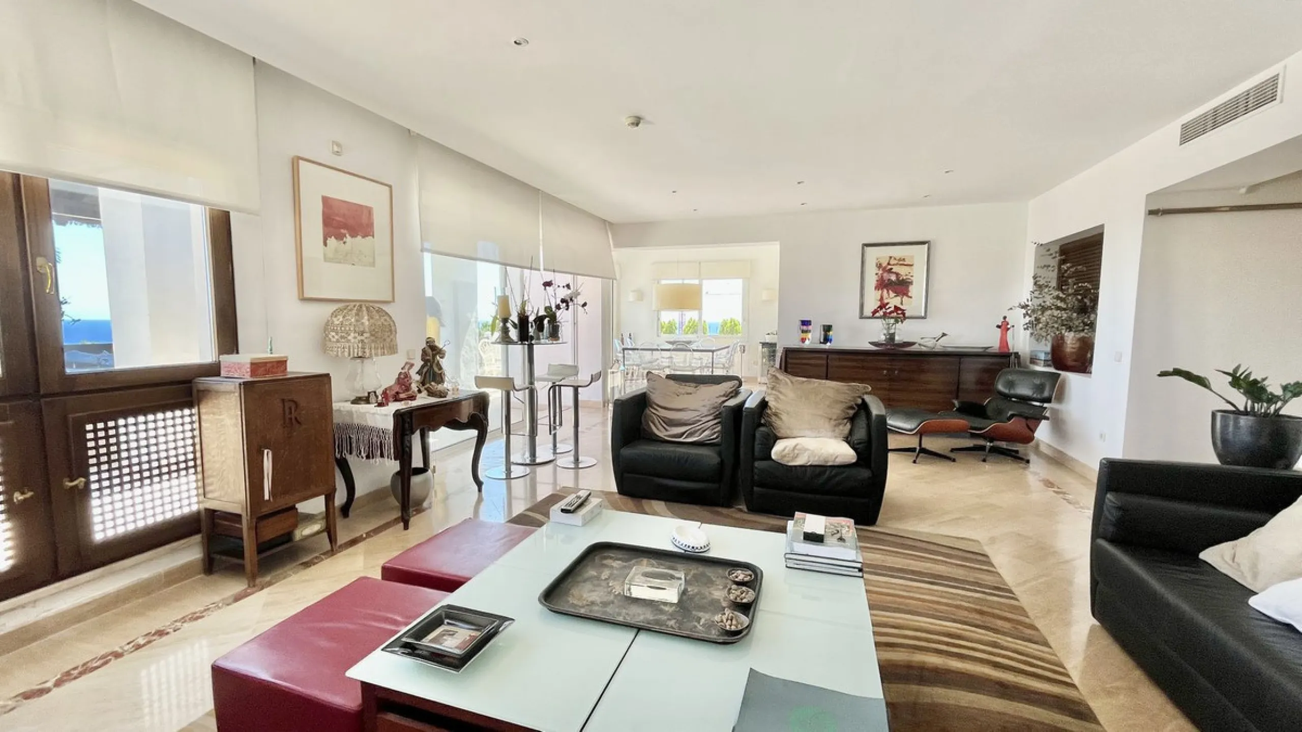 Huge last floor apartment with 360 degrees panoramic sea views