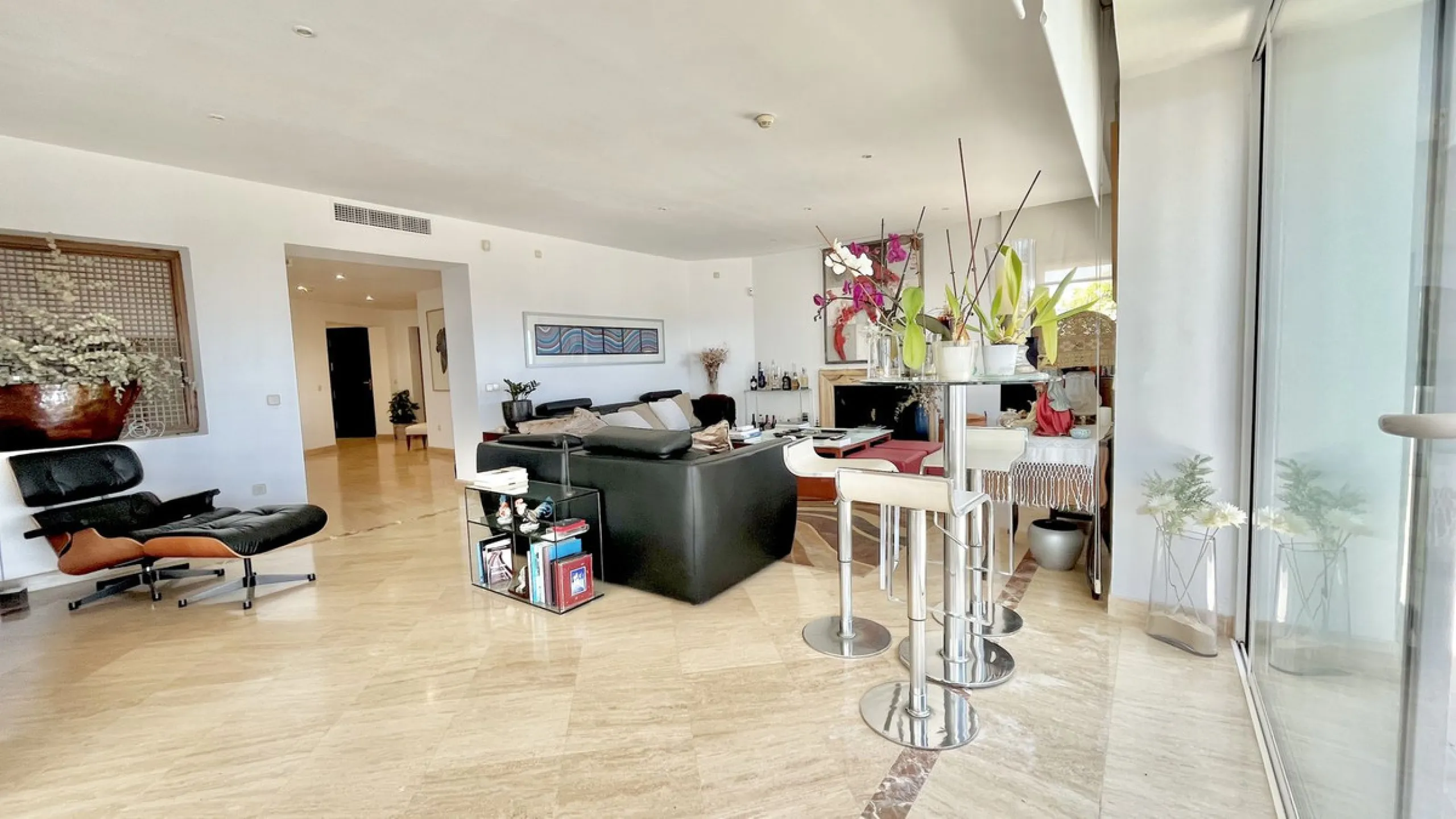 Huge last floor apartment with 360 degrees panoramic sea views