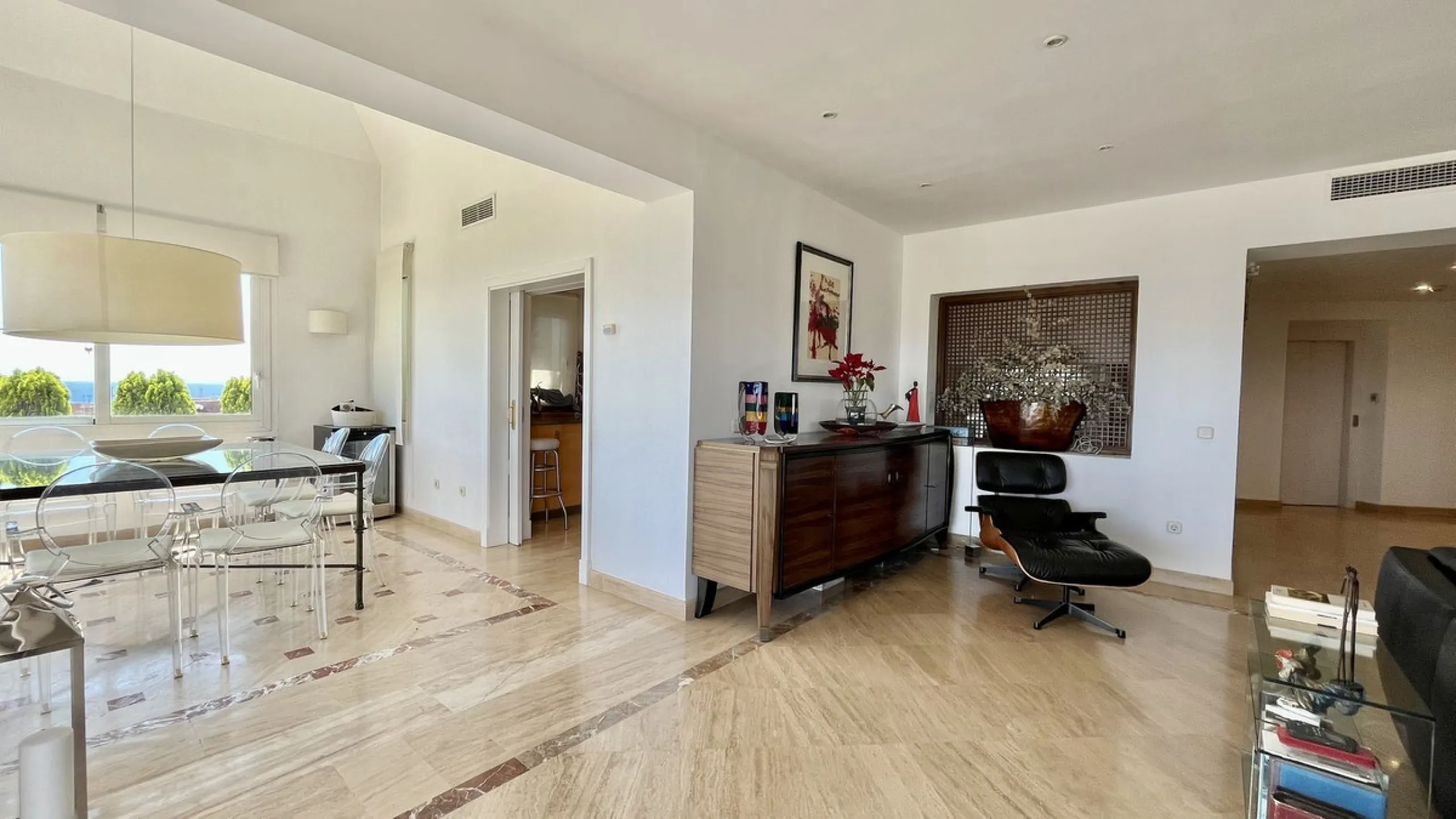 Huge last floor apartment with 360 degrees panoramic sea views