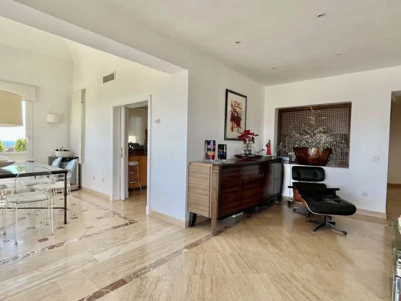 Huge last floor apartment with 360 degrees panoramic sea views