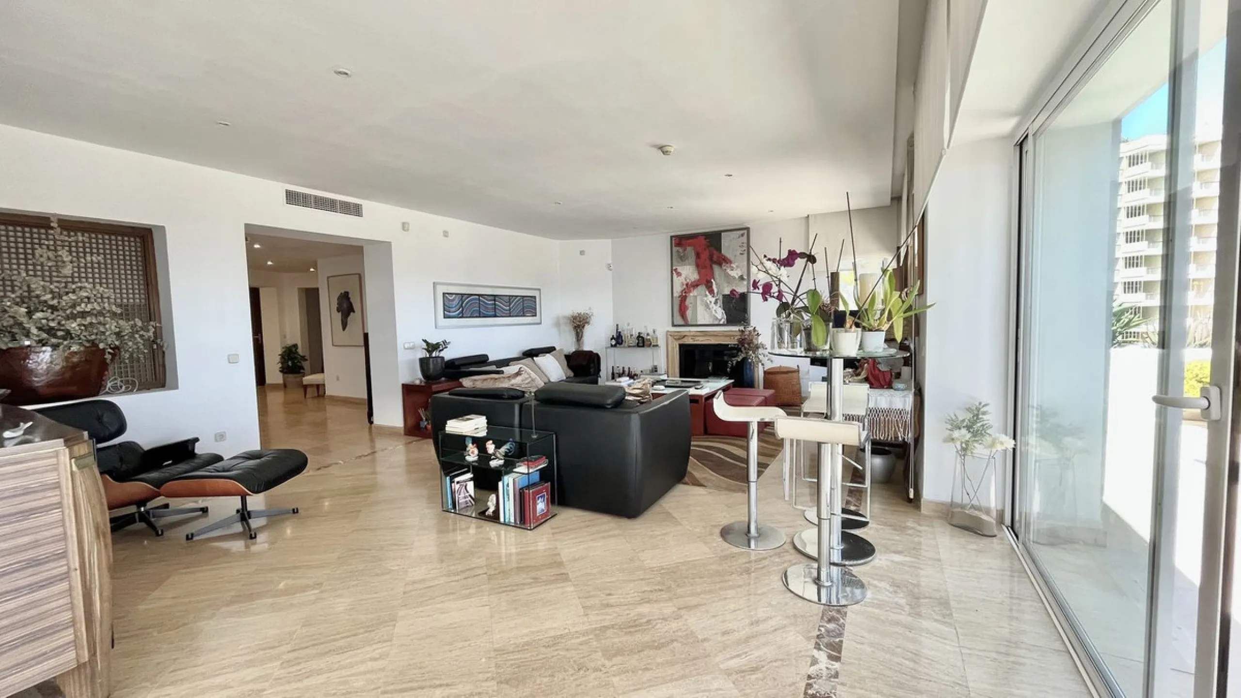 Huge last floor apartment with 360 degrees panoramic sea views