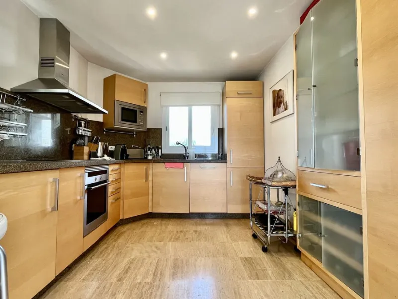 Huge last floor apartment with 360 degrees panoramic sea views