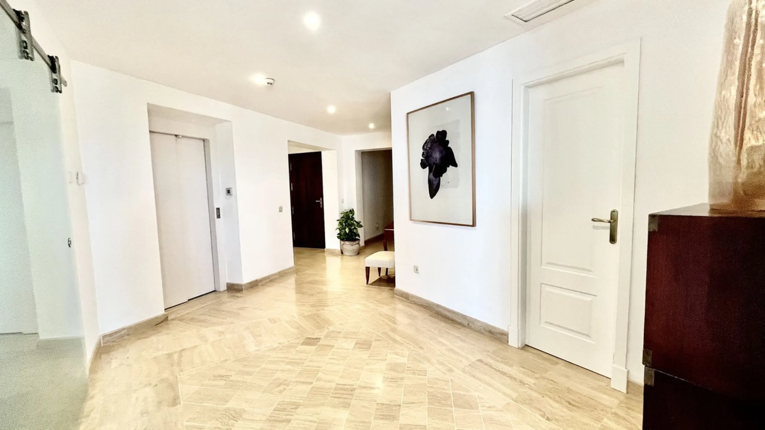 Huge last floor apartment with 360 degrees panoramic sea views