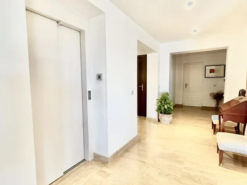 Huge last floor apartment with 360 degrees panoramic sea views