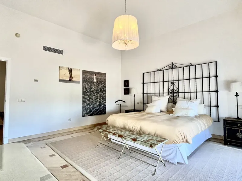 Huge last floor apartment with 360 degrees panoramic sea views