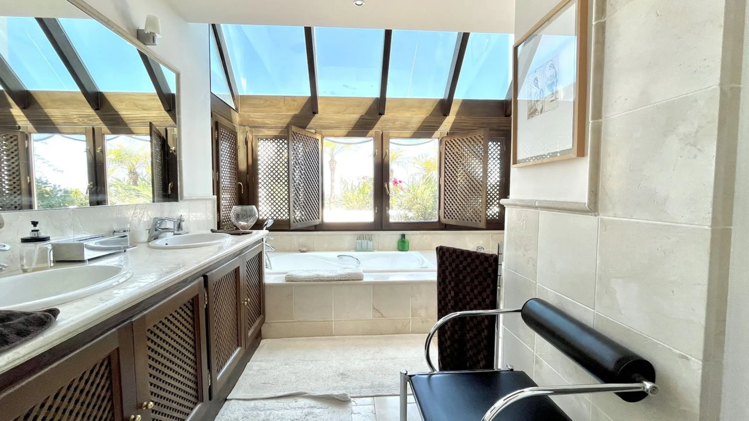 Huge last floor apartment with 360 degrees panoramic sea views