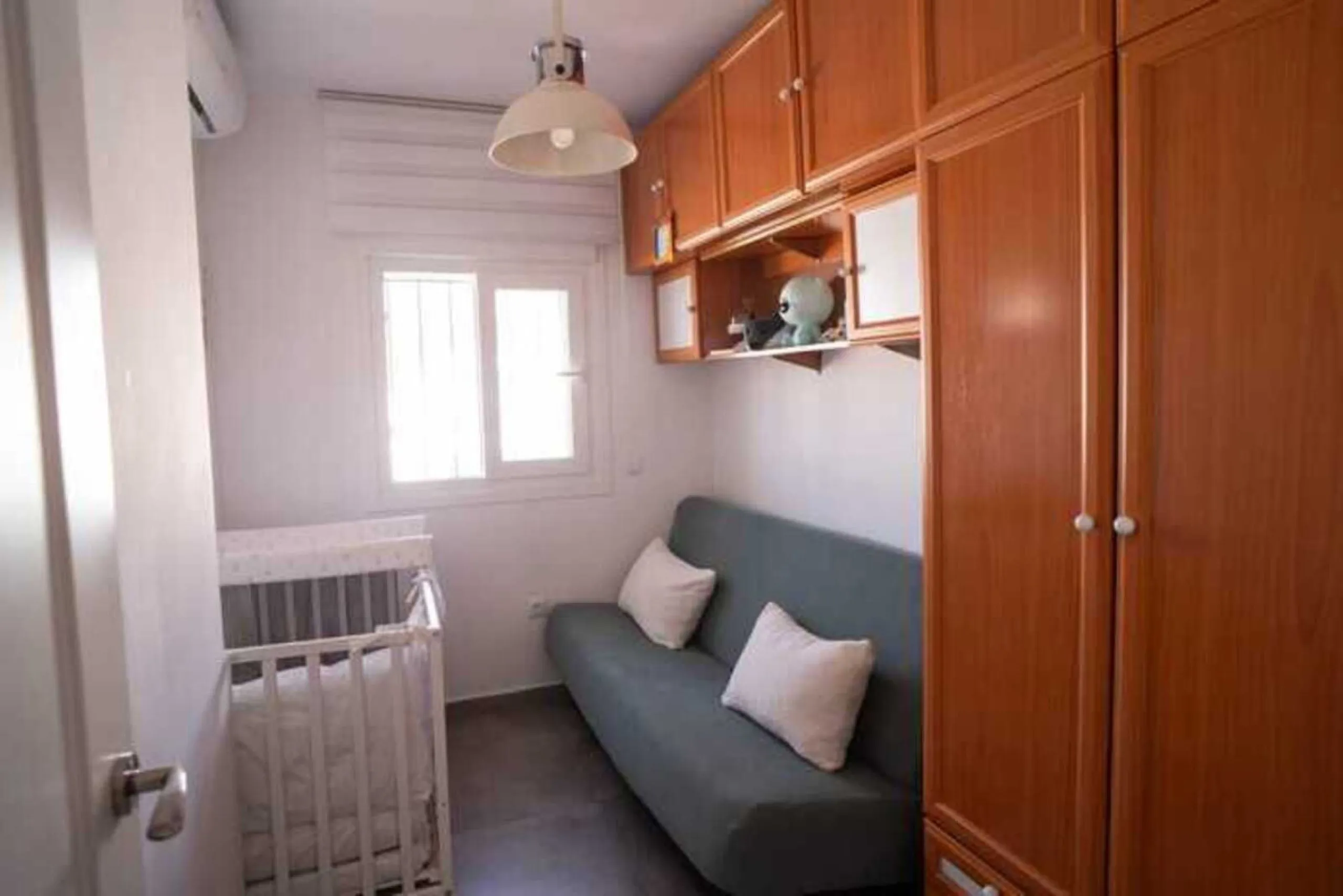 Spacious renovated semi-detached house with 200 m², 6 bedrooms and solar panels 5 minutes from Fuengirola