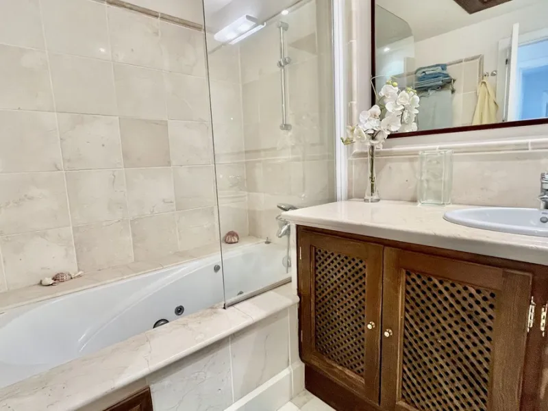 Huge last floor apartment with 360 degrees panoramic sea views