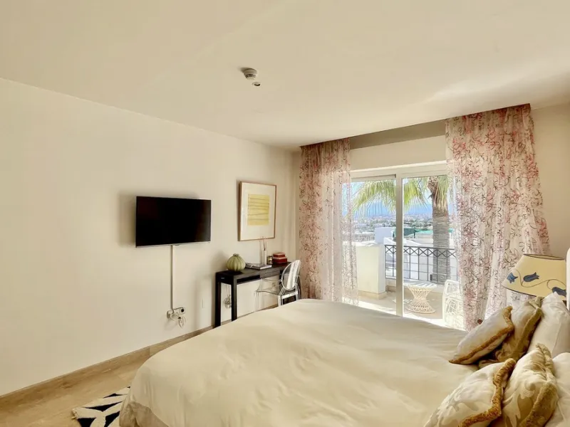 Huge last floor apartment with 360 degrees panoramic sea views