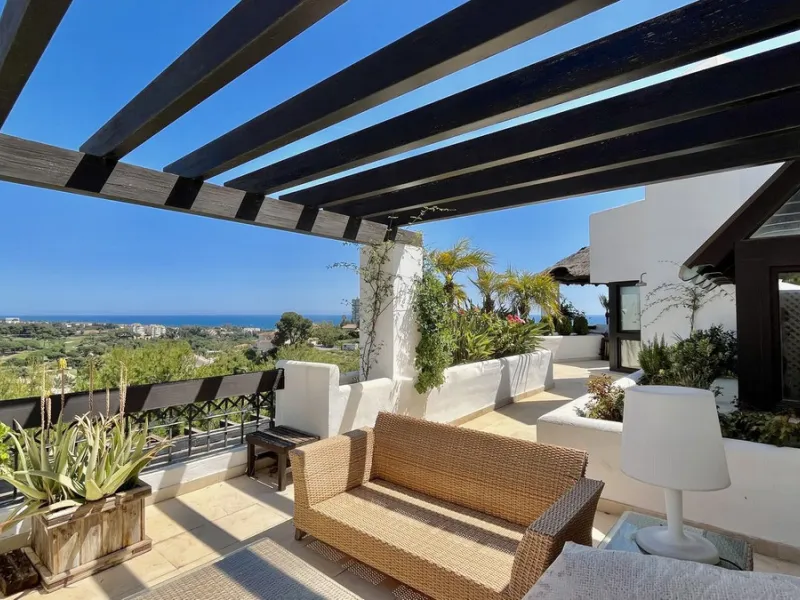 Huge last floor apartment with 360 degrees panoramic sea views