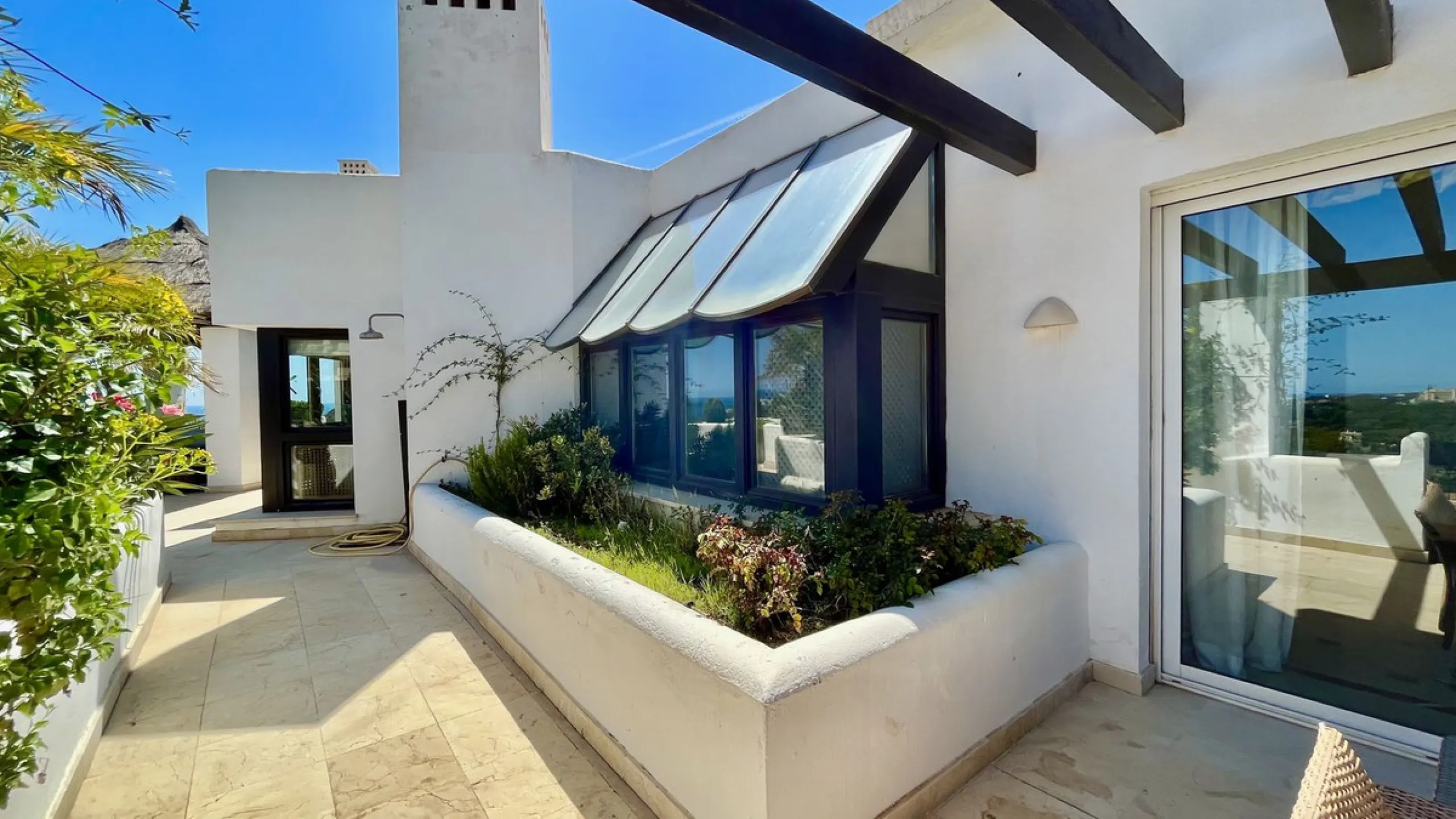 Huge last floor apartment with 360 degrees panoramic sea views