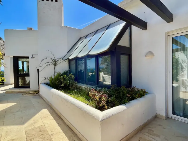 Huge last floor apartment with 360 degrees panoramic sea views