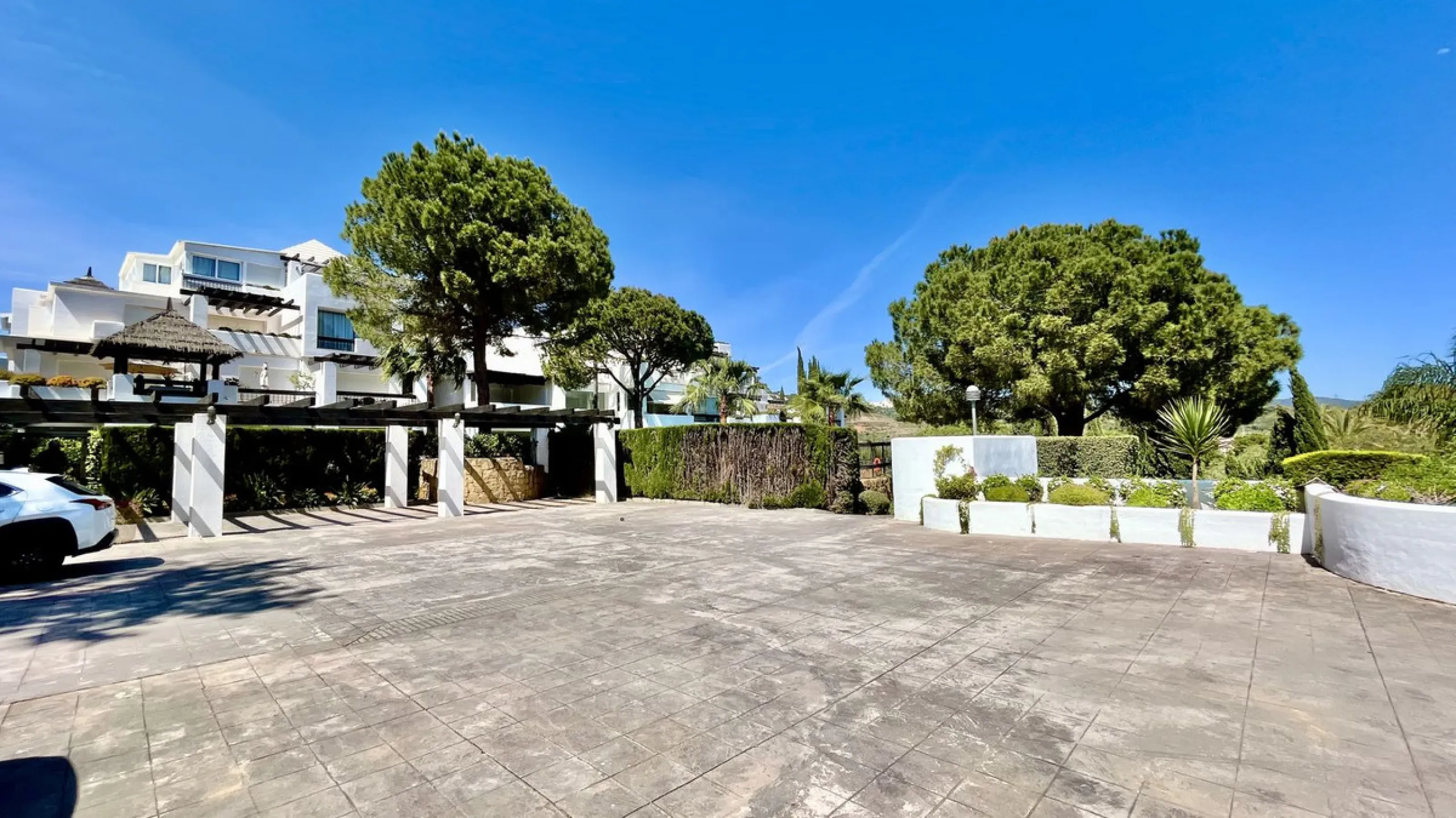 Huge last floor apartment with 360 degrees panoramic sea views