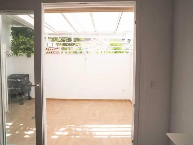 Spacious renovated semi-detached house with 200 m², 6 bedrooms and solar panels 5 minutes from Fuengirola