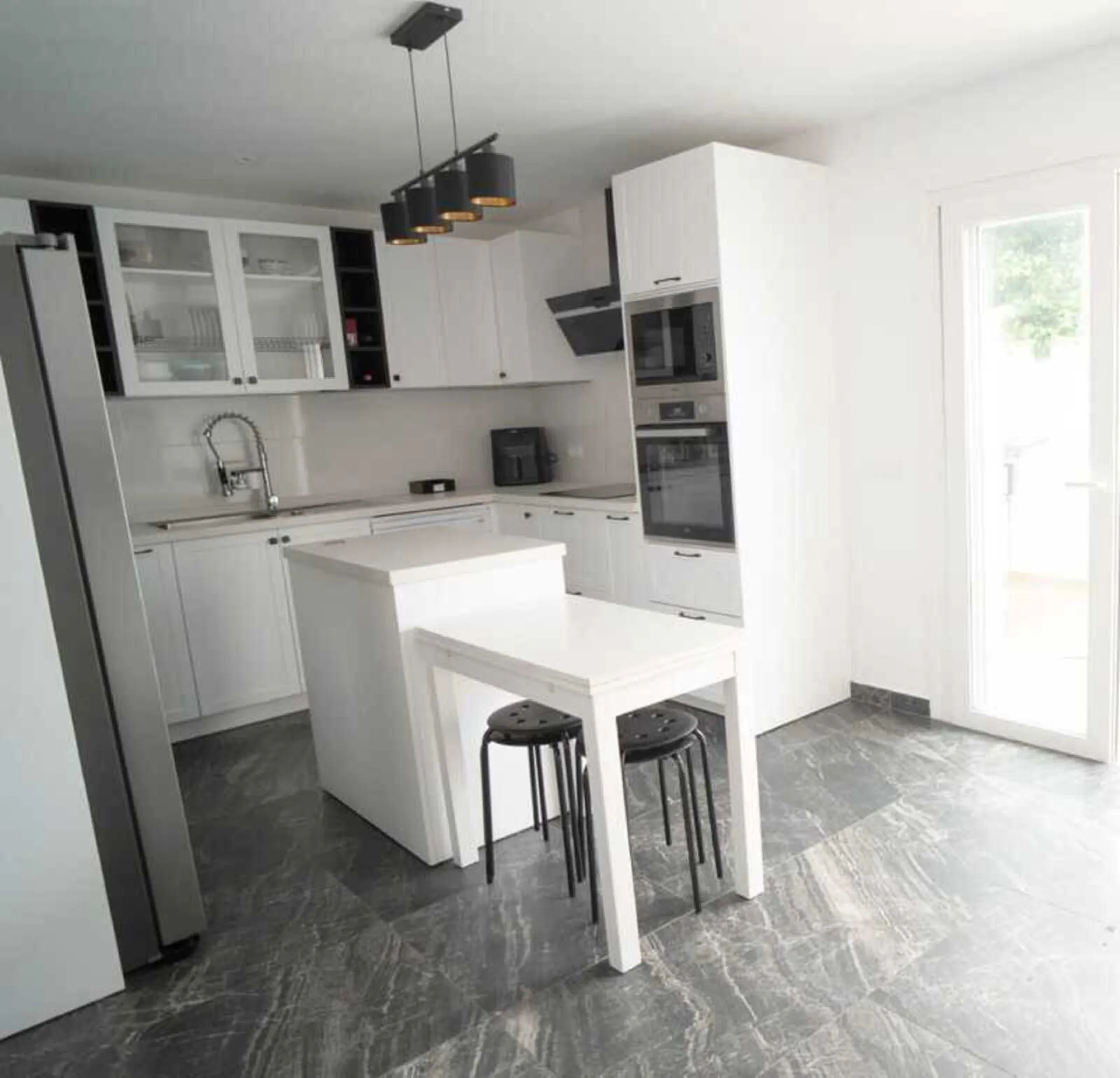 Spacious renovated semi-detached house with 200 m², 6 bedrooms and solar panels 5 minutes from Fuengirola