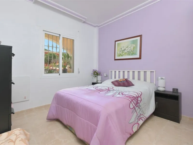 Impressive villa that we find in the sought after urbanization of Pinos de Alhaurín el Alhaurín de la Torre.