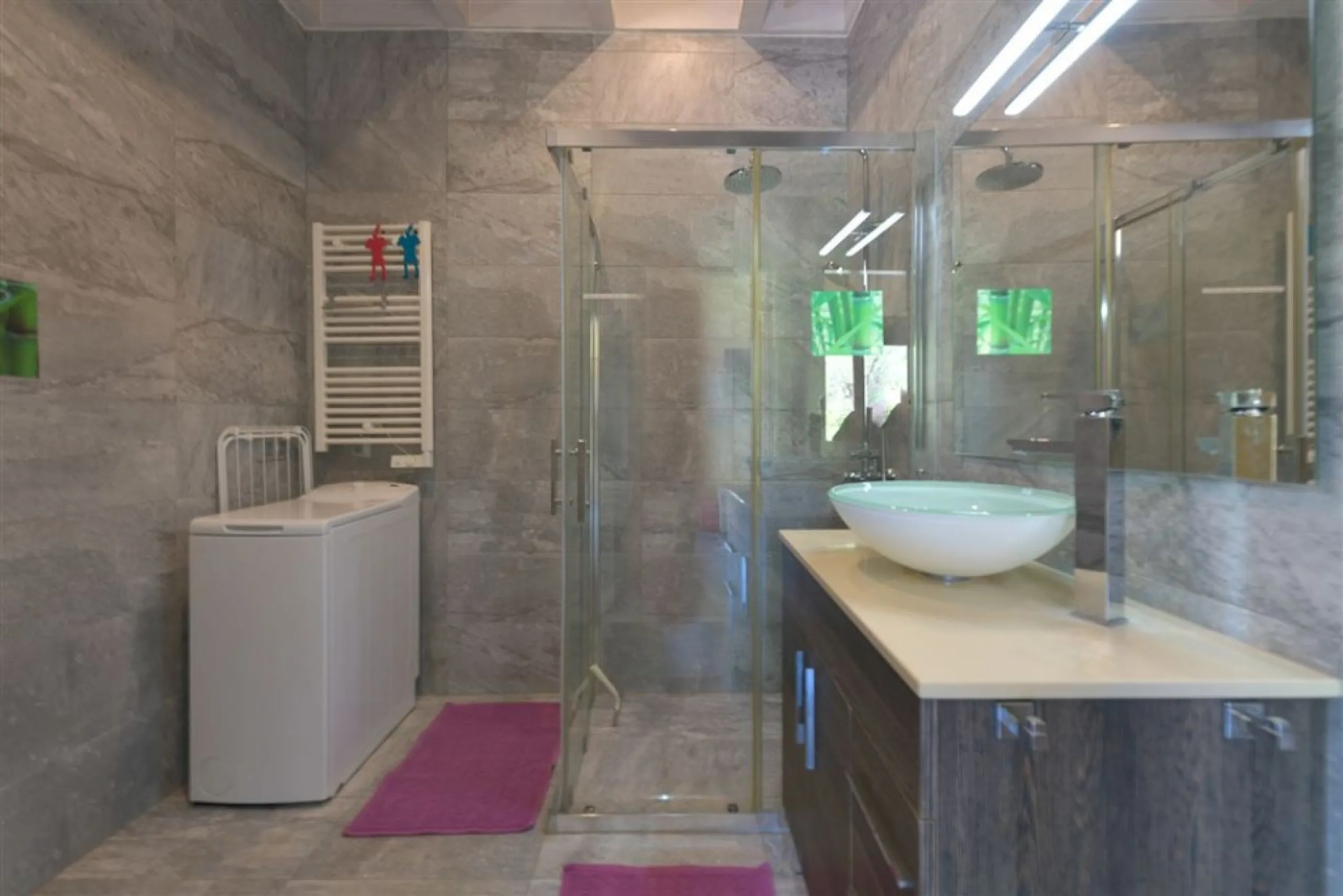 Impressive villa that we find in the sought after urbanization of Pinos de Alhaurín el Alhaurín de la Torre.