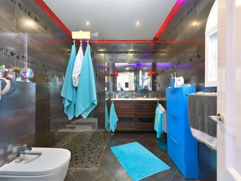 Impressive villa that we find in the sought after urbanization of Pinos de Alhaurín el Alhaurín de la Torre.