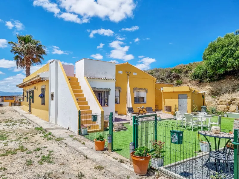Lovely 3-bed finca with private pool and a very large plot with fruit trees in Casares.
