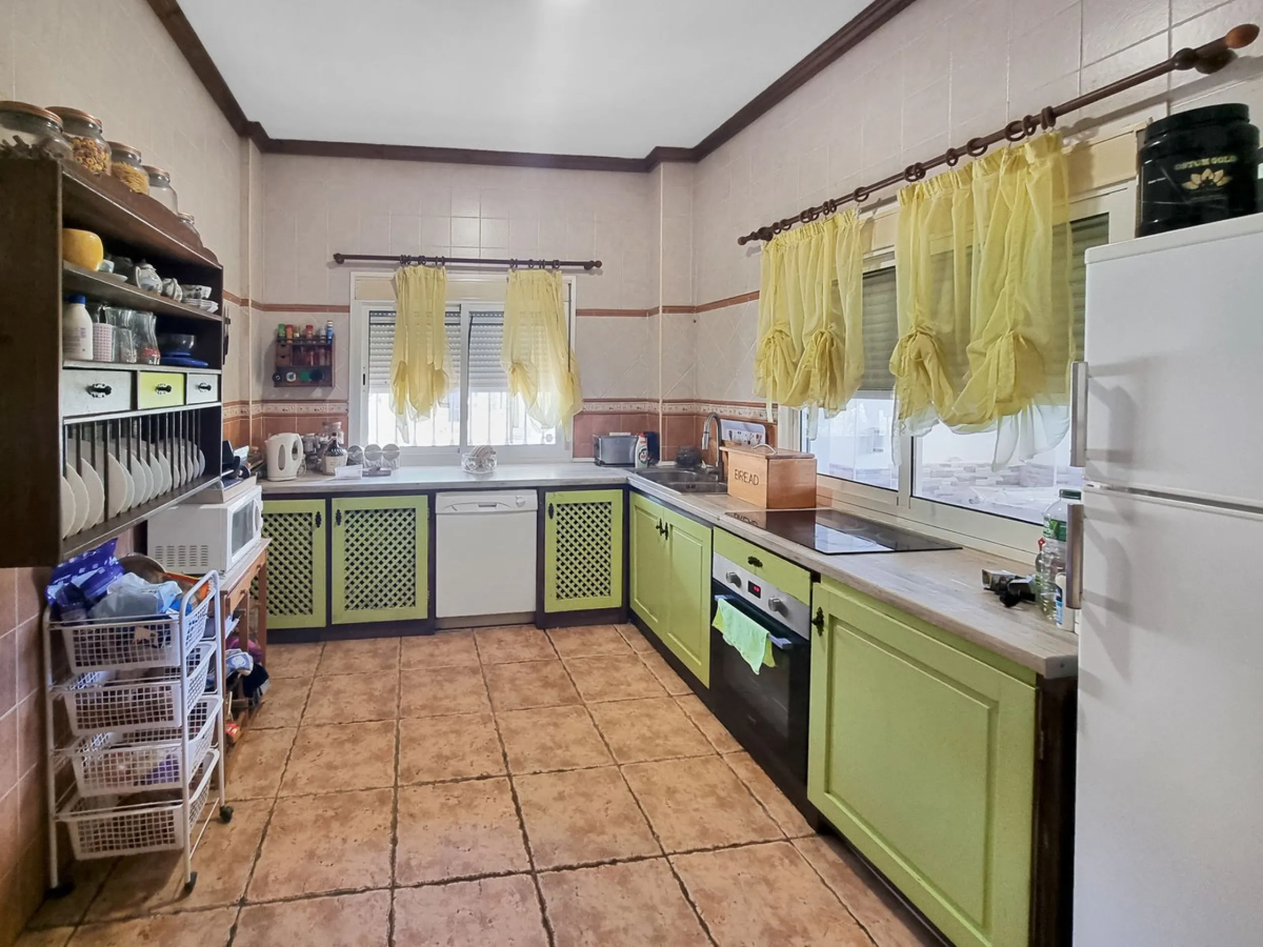 Lovely 3-bed finca with private pool and a very large plot with fruit trees in Casares.