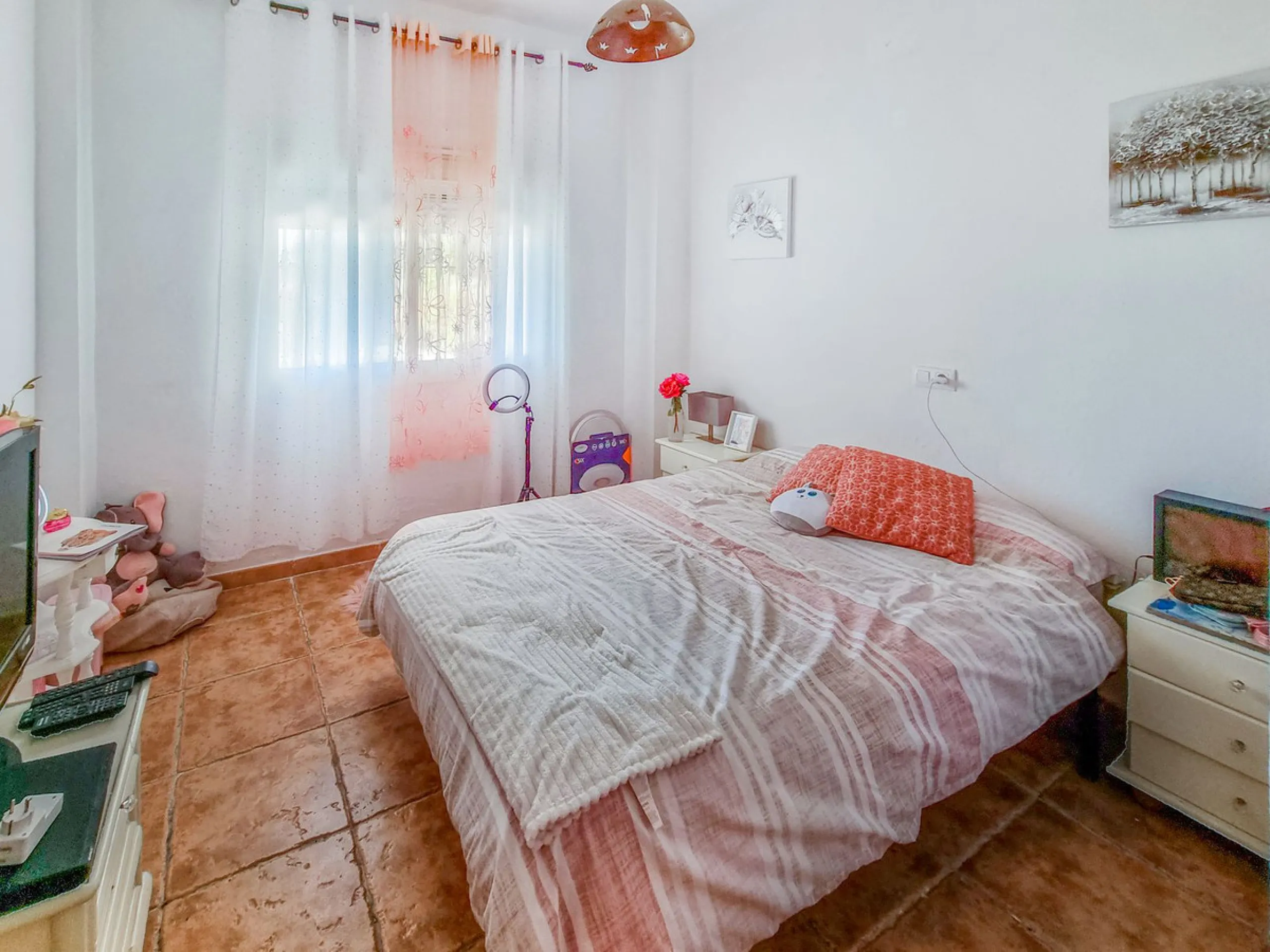 Lovely 3-bed finca with private pool and a very large plot with fruit trees in Casares.