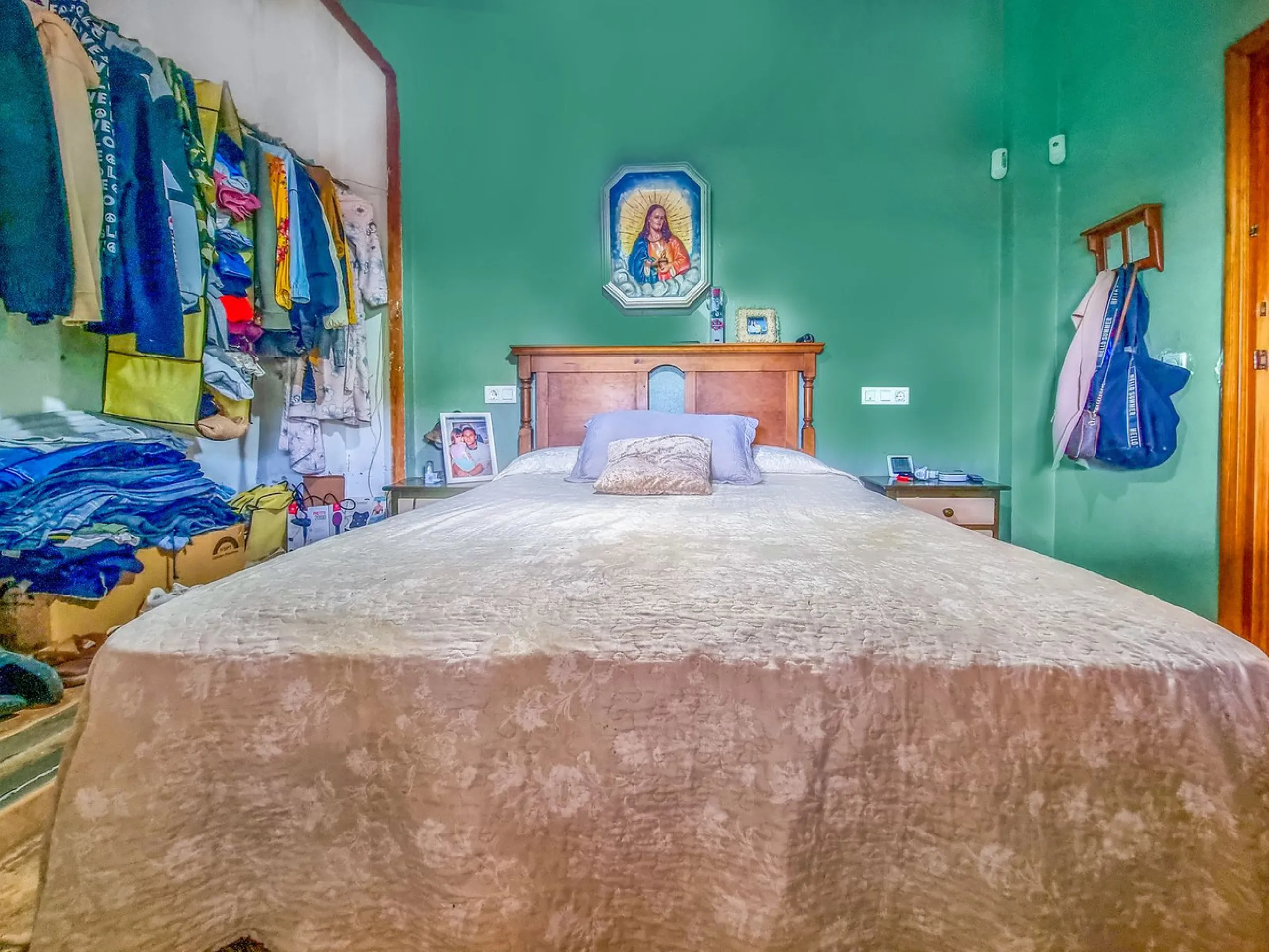 Lovely 3-bed finca with private pool and a very large plot with fruit trees in Casares.