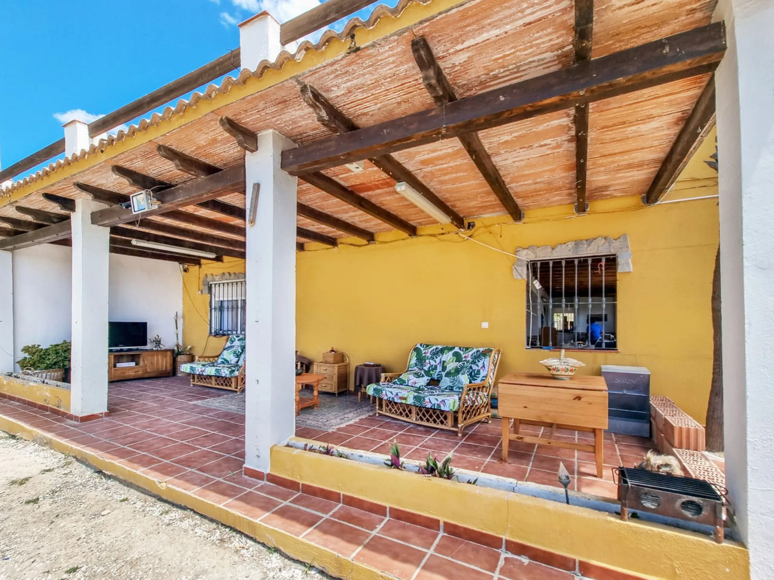 Lovely 3-bed finca with private pool and a very large plot with fruit trees in Casares.