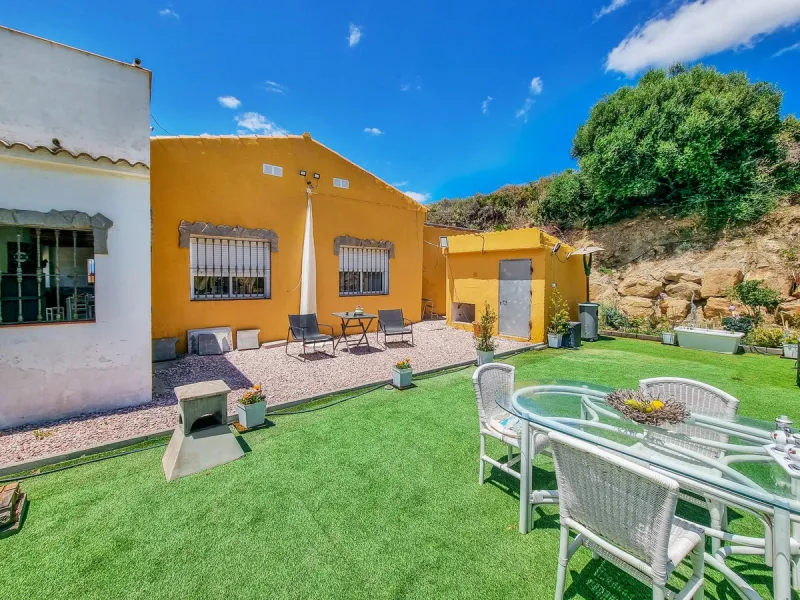 Lovely 3-bed finca with private pool and a very large plot with fruit trees in Casares.
