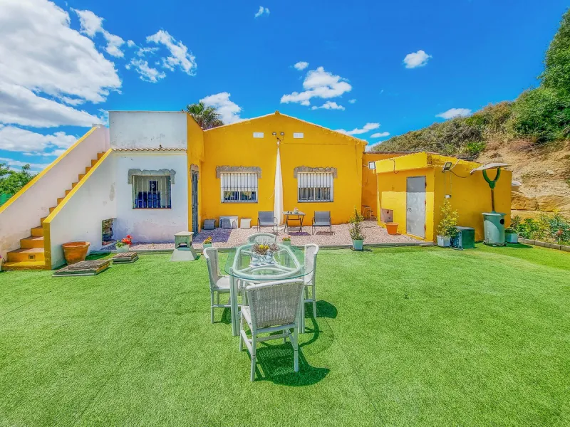 Lovely 3-bed finca with private pool and a very large plot with fruit trees in Casares.