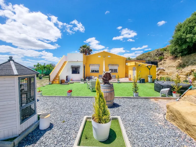 Lovely 3-bed finca with private pool and a very large plot with fruit trees in Casares.