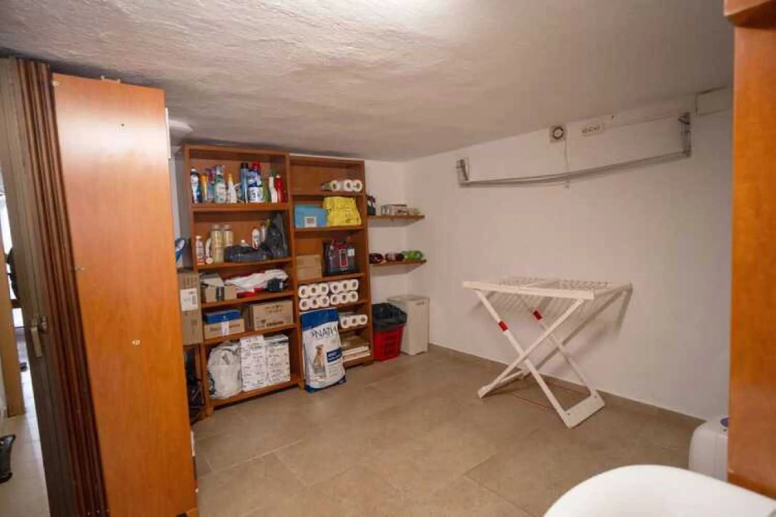 Spacious renovated semi-detached house with 200 m², 6 bedrooms and solar panels 5 minutes from Fuengirola