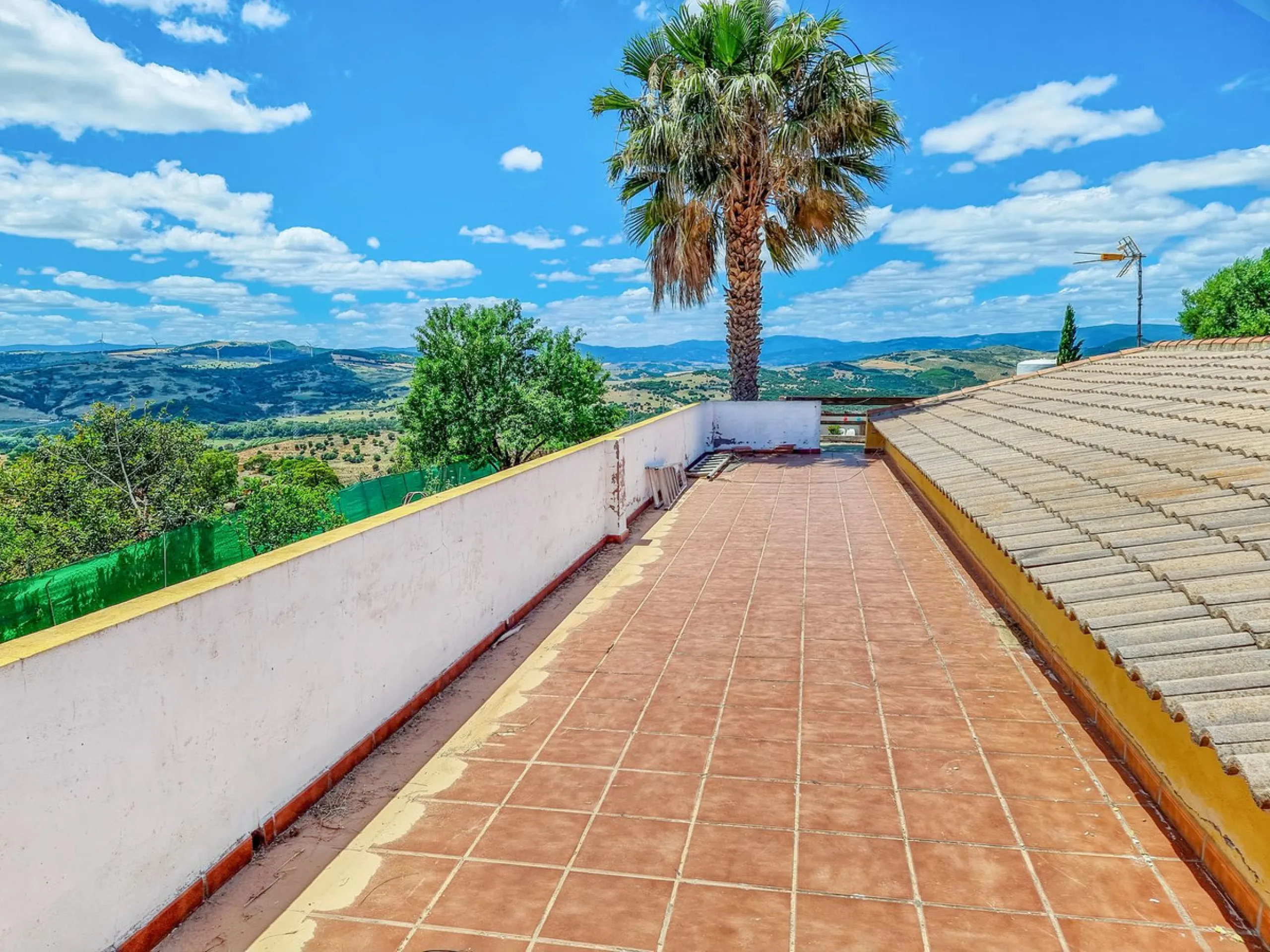 Lovely 3-bed finca with private pool and a very large plot with fruit trees in Casares.