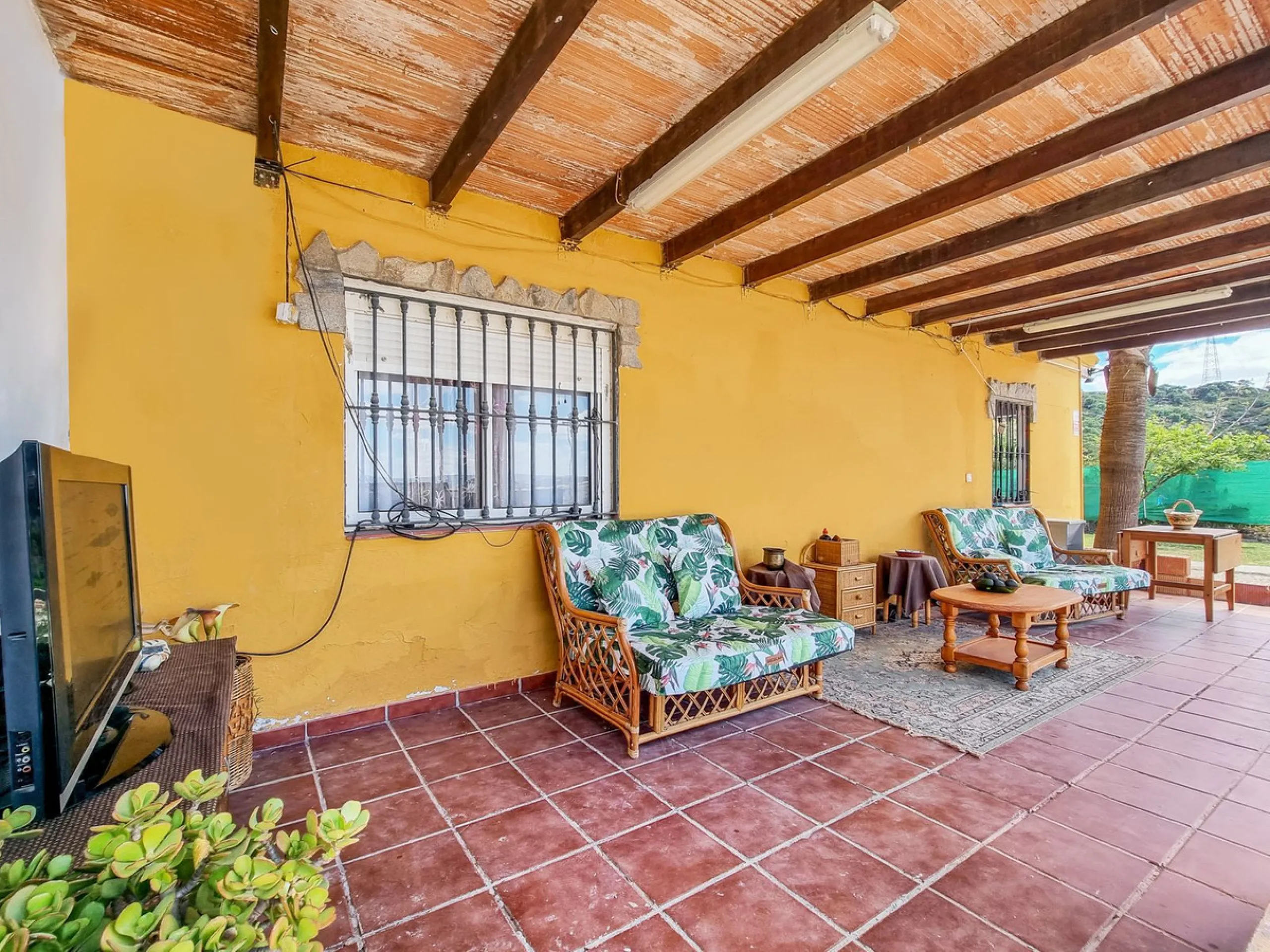 Lovely 3-bed finca with private pool and a very large plot with fruit trees in Casares.