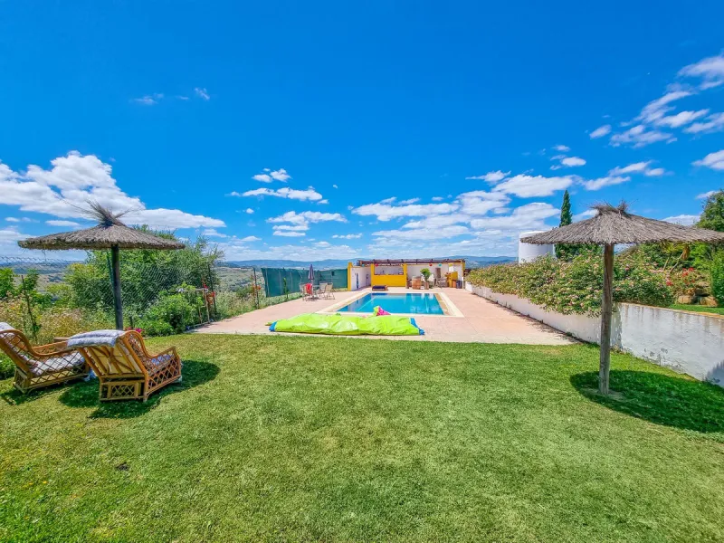 Lovely 3-bed finca with private pool and a very large plot with fruit trees in Casares.
